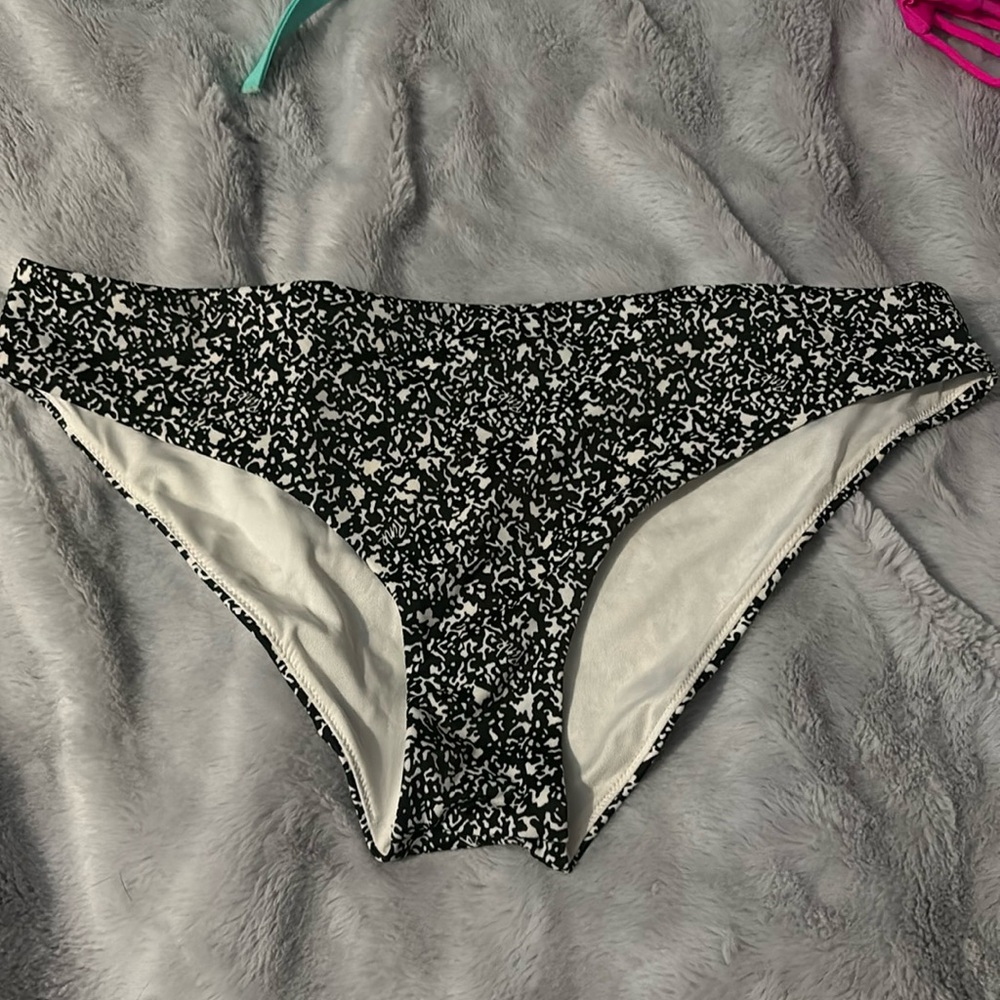 Victoria’s Secret Pink Bikini Bottom Size M